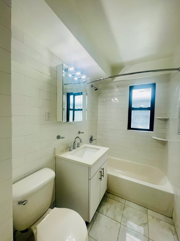 405 East 56th Street - Photo 11