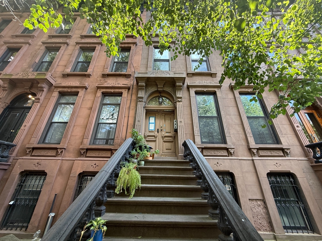 756 Putnam Avenue - Photo 10