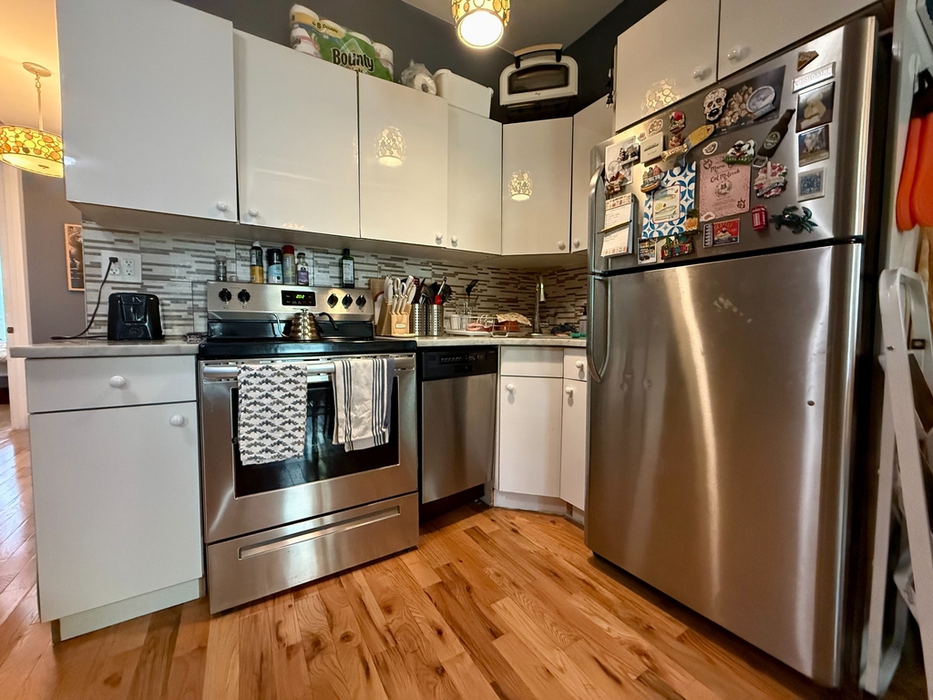 756 Putnam Avenue - Photo 5