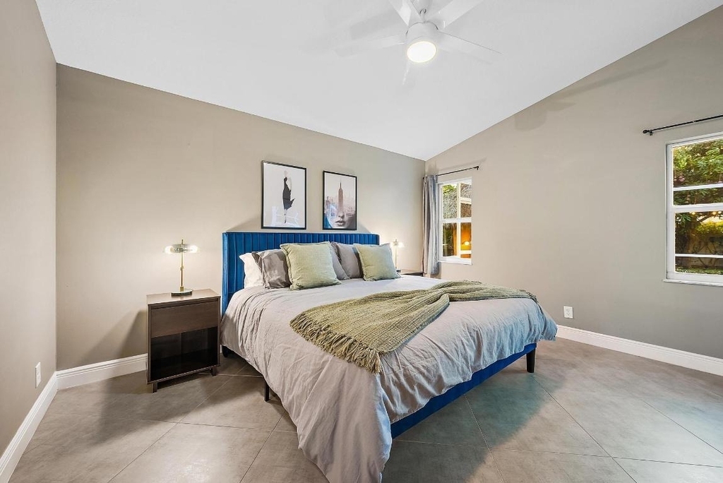 15129 Harriet Avenue - Photo 13