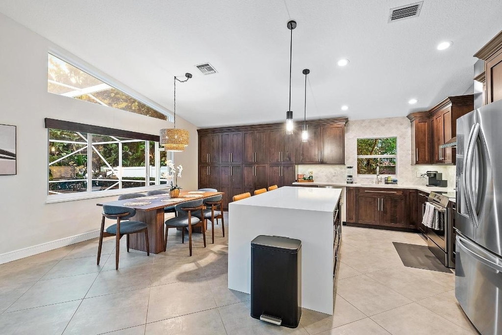 15129 Harriet Avenue - Photo 9
