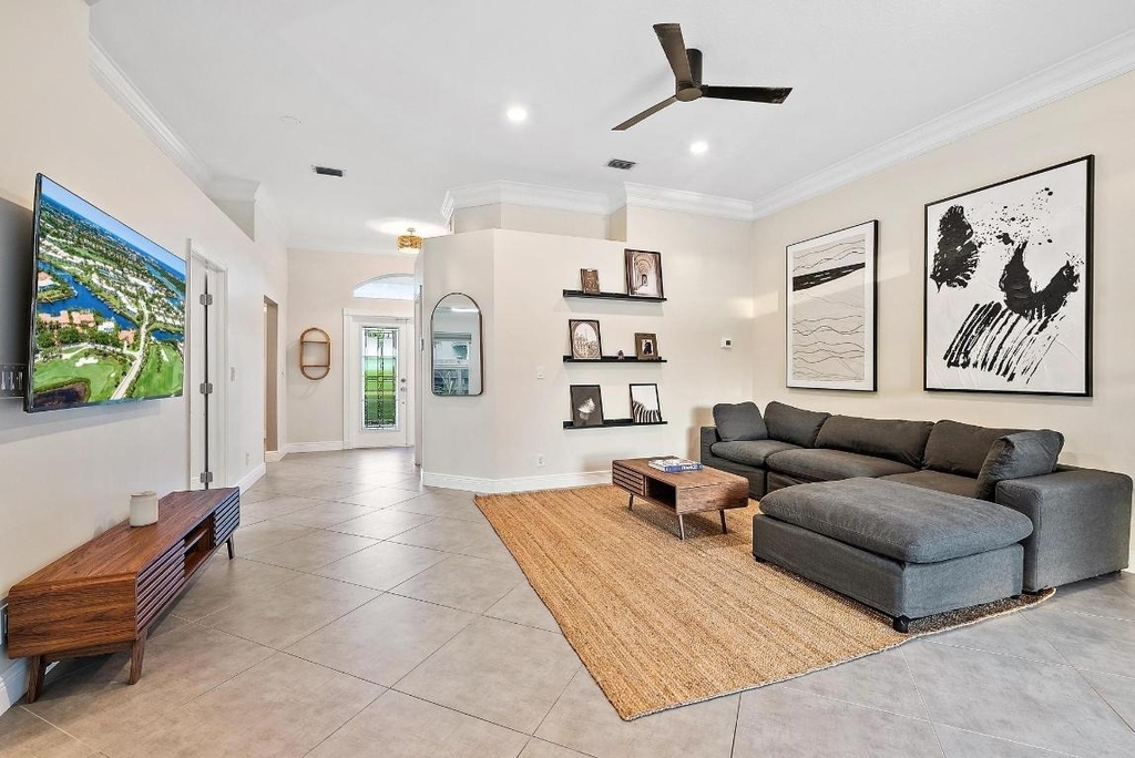 15129 Harriet Avenue - Photo 5