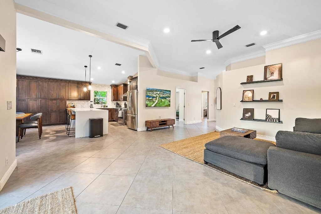 15129 Harriet Avenue - Photo 6