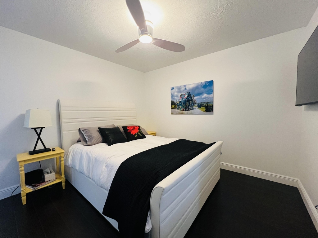 945 Sunflower Avenue - Photo 16