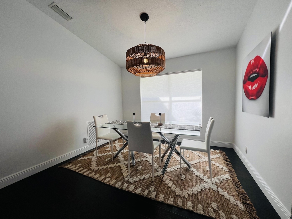 945 Sunflower Avenue - Photo 10