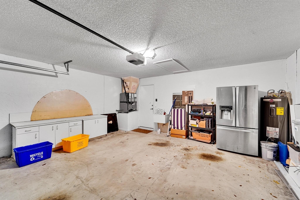 945 Sunflower Avenue - Photo 32