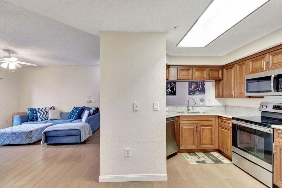 2728 Anzio 105 Court - Photo 21