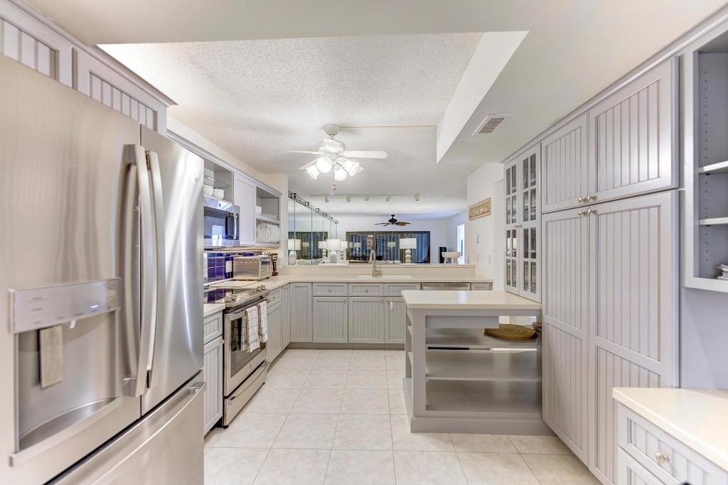 2571 Ne Ocean Boulevard - Photo 4