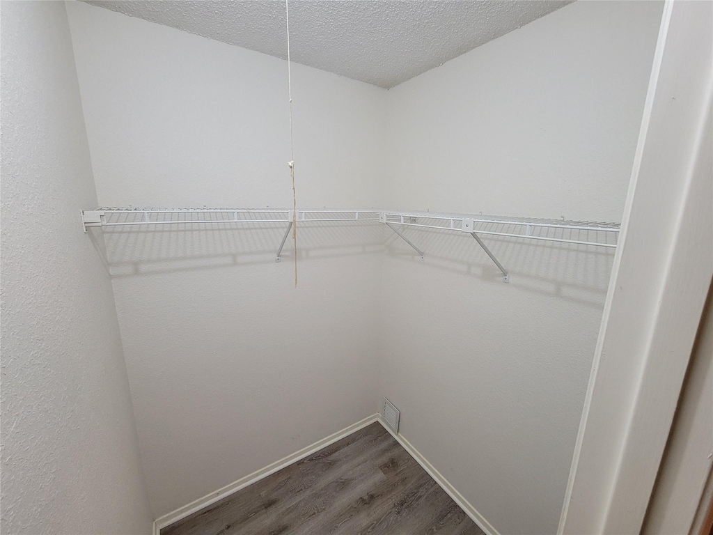 1015 E Yager Ln - Photo 7