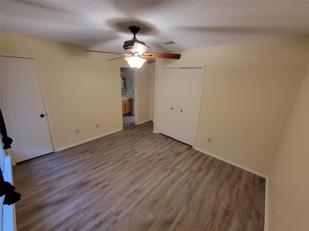1015 E Yager Ln - Photo 5
