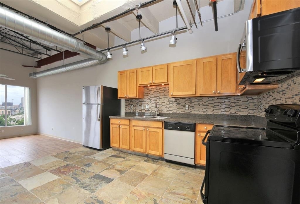 230 W Alabama - Photo 1