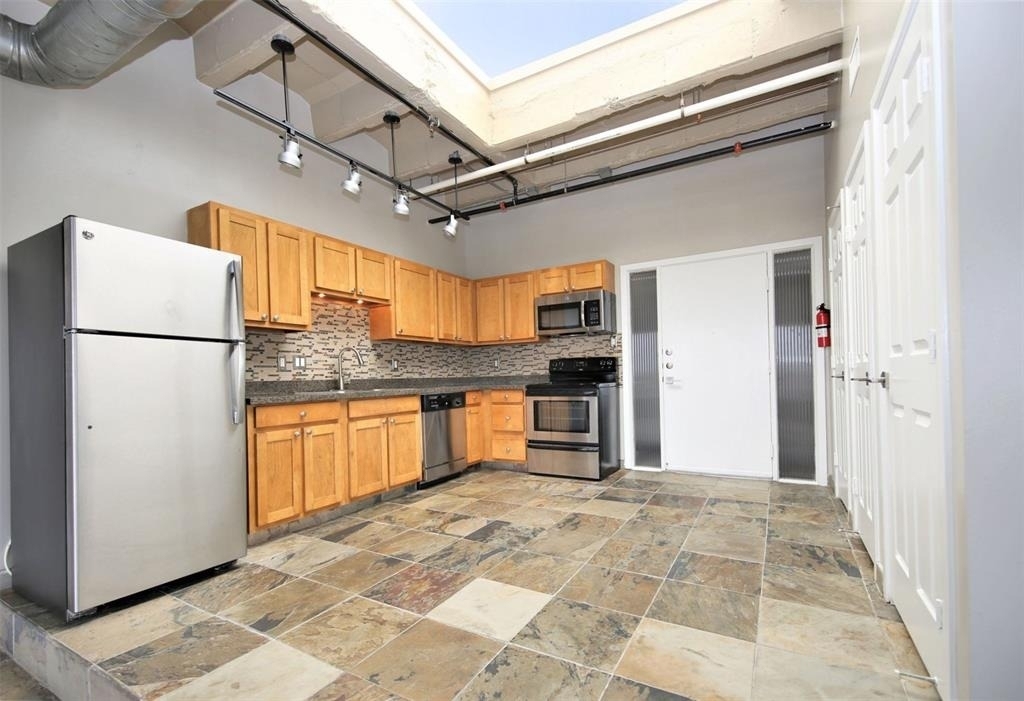 230 W Alabama - Photo 4