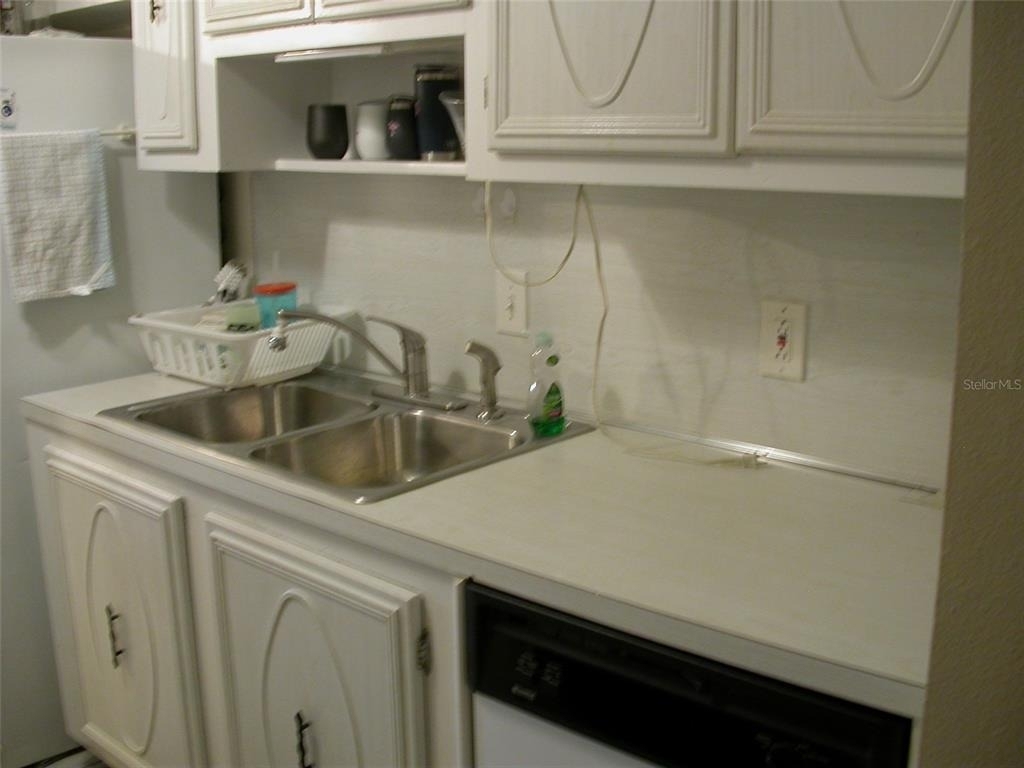 5217 81st Street N - Photo 7
