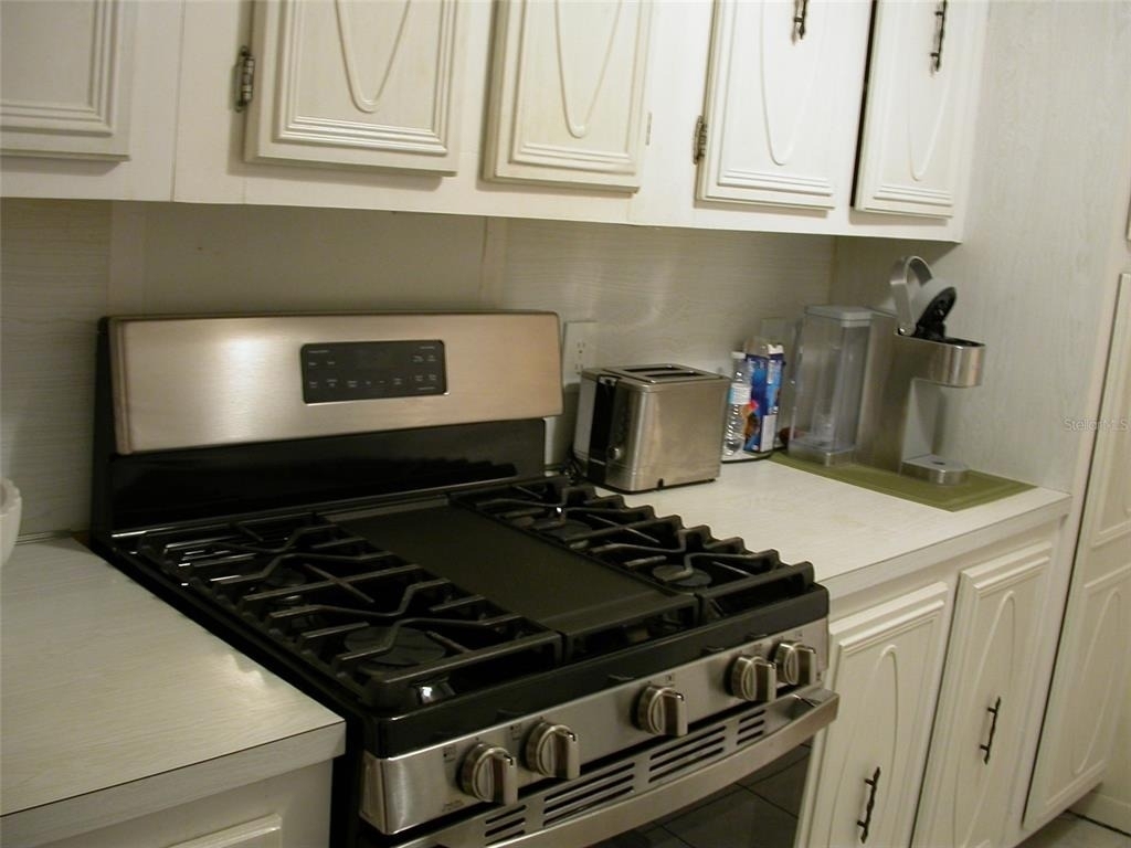 5217 81st Street N - Photo 6