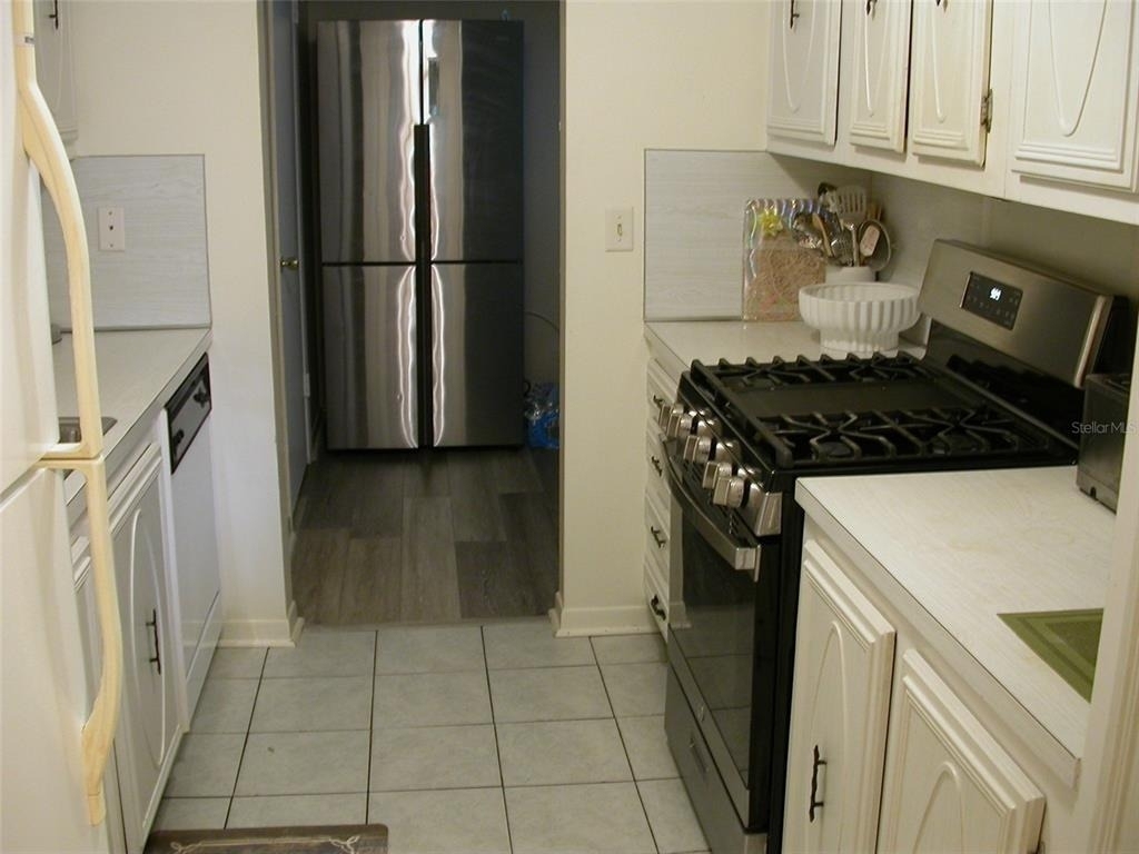 5217 81st Street N - Photo 5
