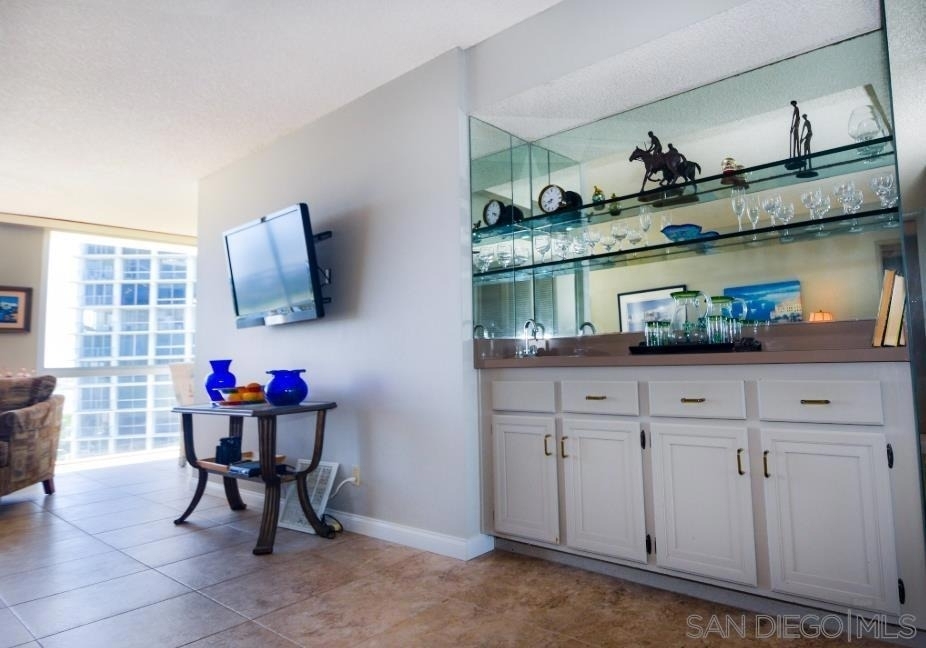 1720 Avenida Del Mundo - Photo 3