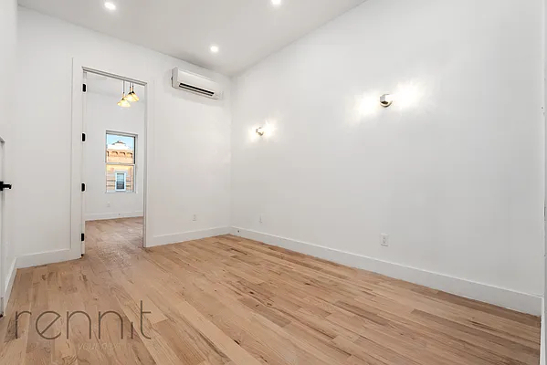 2039 Gates Avenue - Photo 10