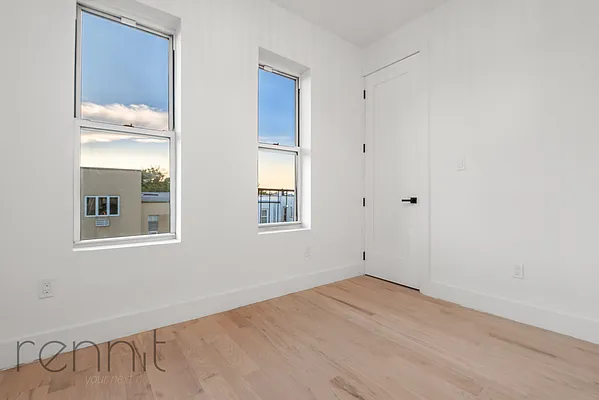 2039 Gates Avenue - Photo 4