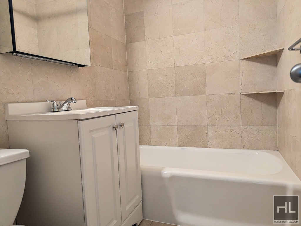 East 49 Street - Photo 5