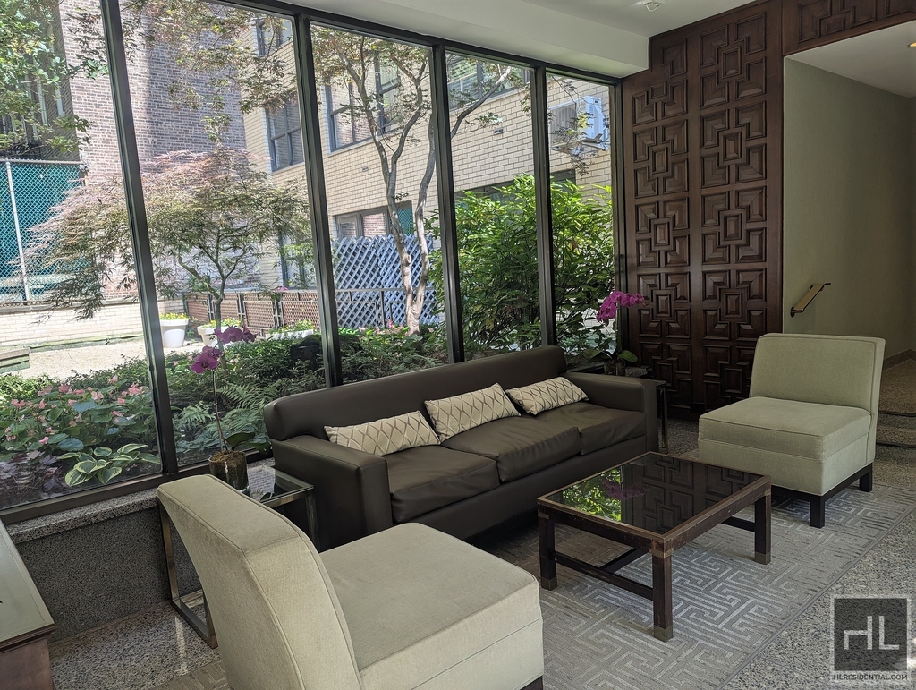 East 49 Street - Photo 11