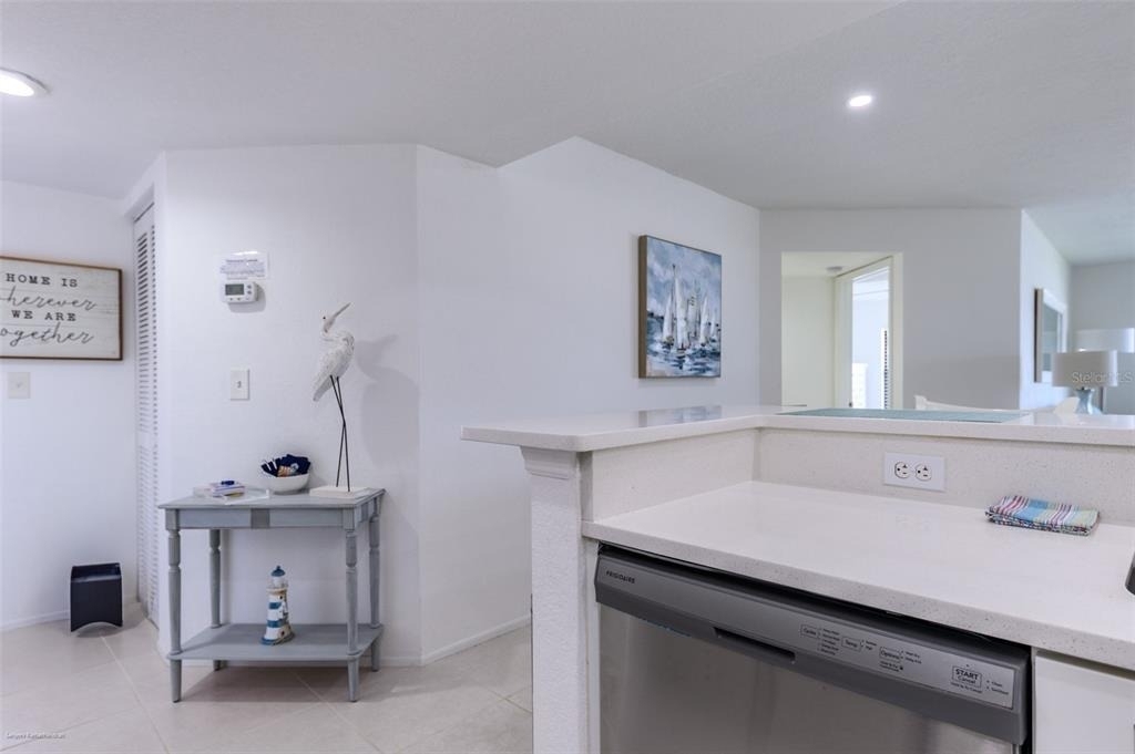 2601 W Marion Avenue - Photo 11
