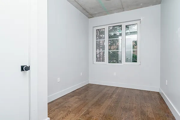 31-19 37th Street - Photo 5