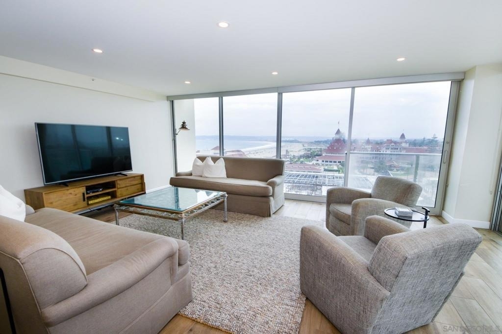 1710 Avenida Del Mundo - Photo 1