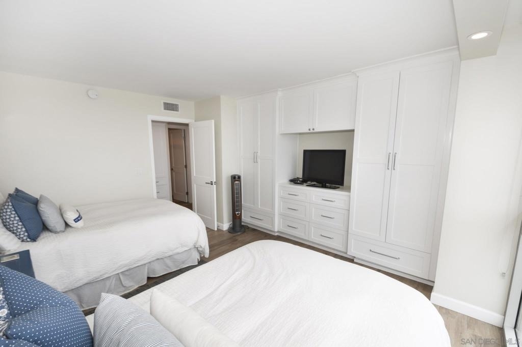 1710 Avenida Del Mundo - Photo 6