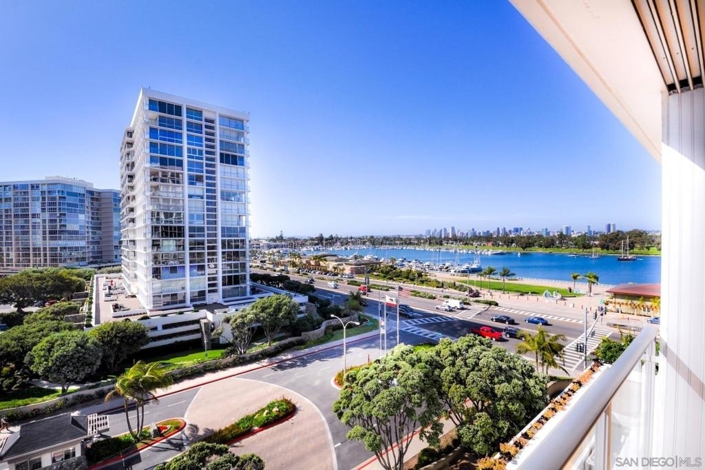 1710 Avenida Del Mundo - Photo 15