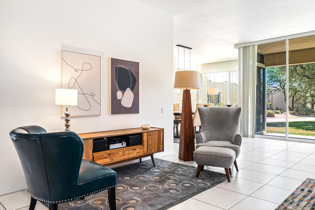215 Desert Lakes Drive - Photo 10