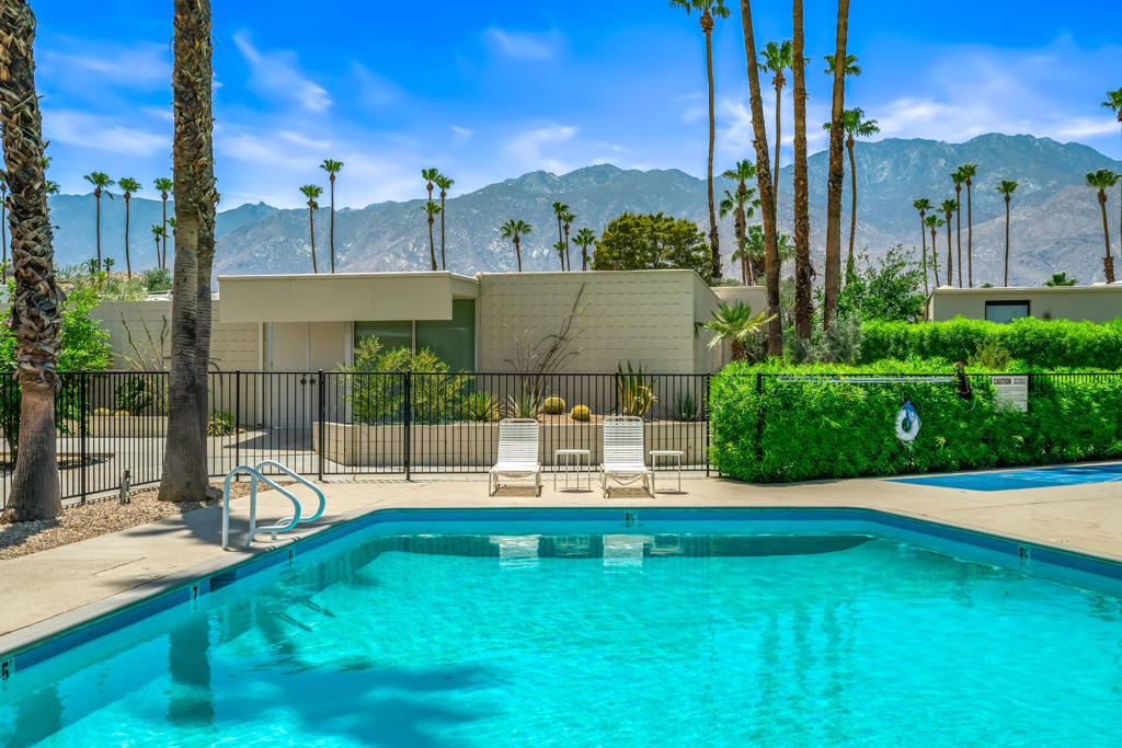 215 Desert Lakes Drive - Photo 42