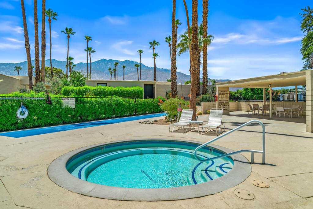 215 Desert Lakes Drive - Photo 43