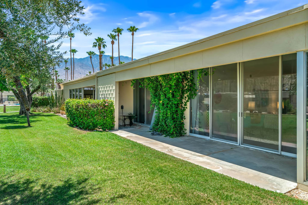 215 Desert Lakes Drive - Photo 37