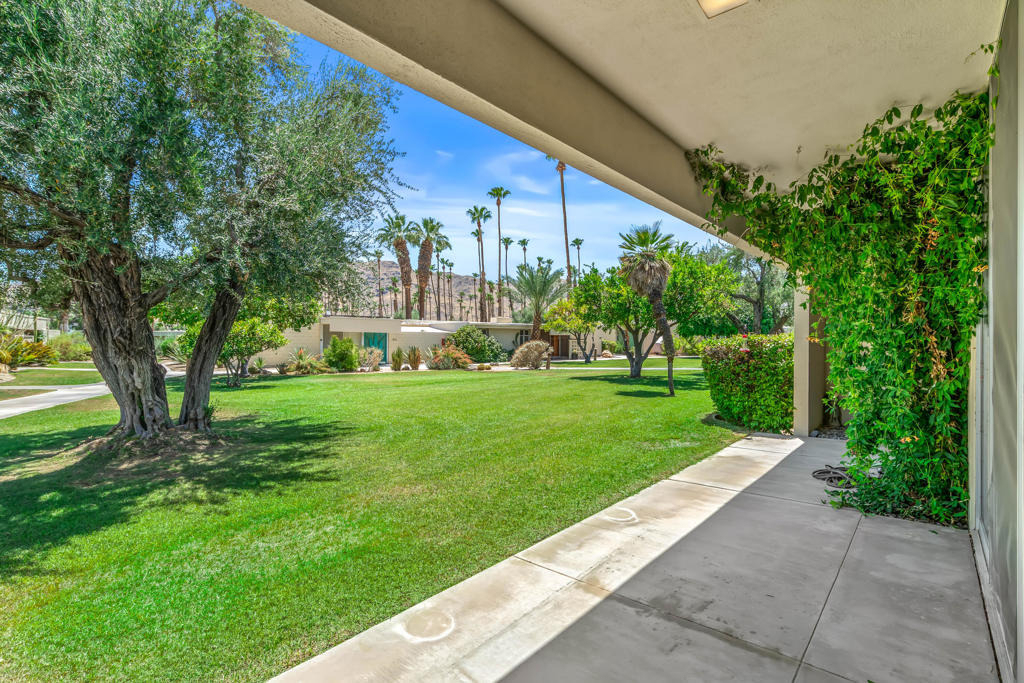 215 Desert Lakes Drive - Photo 36