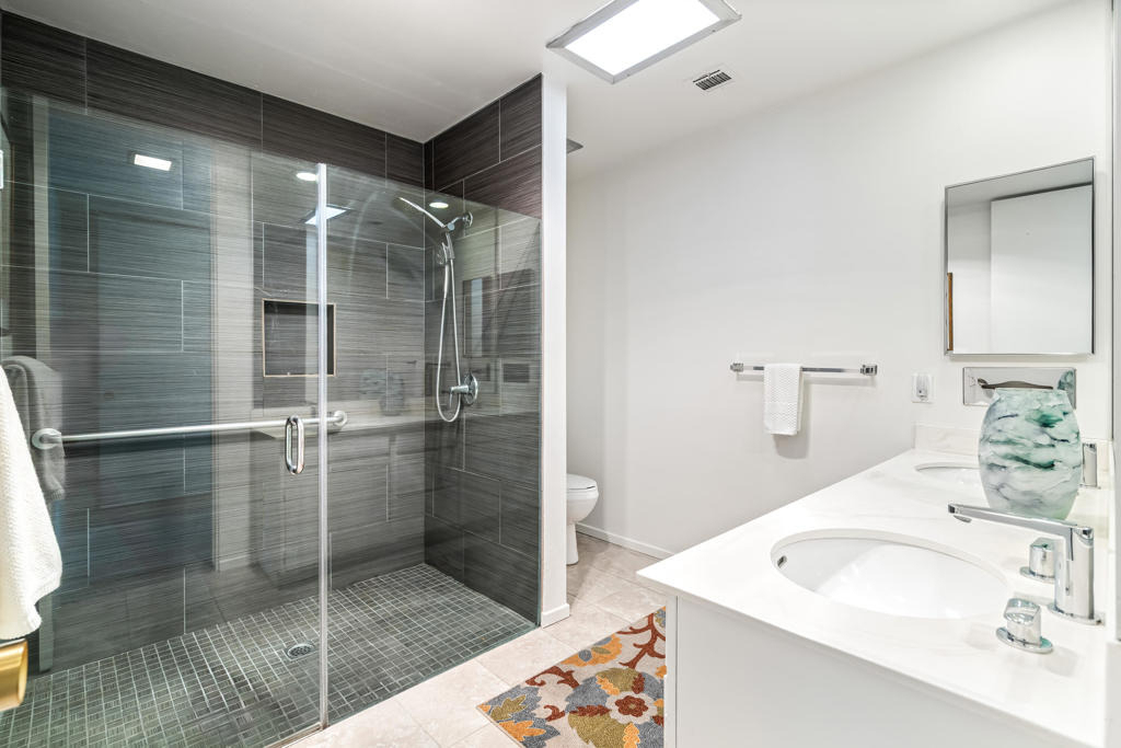 215 Desert Lakes Drive - Photo 28