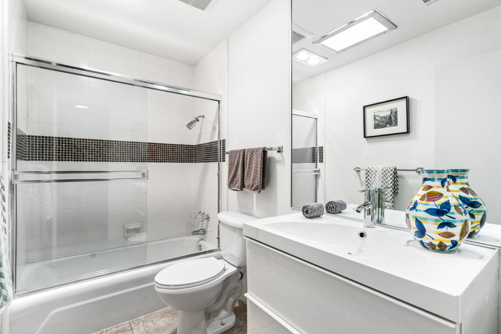 215 Desert Lakes Drive - Photo 32