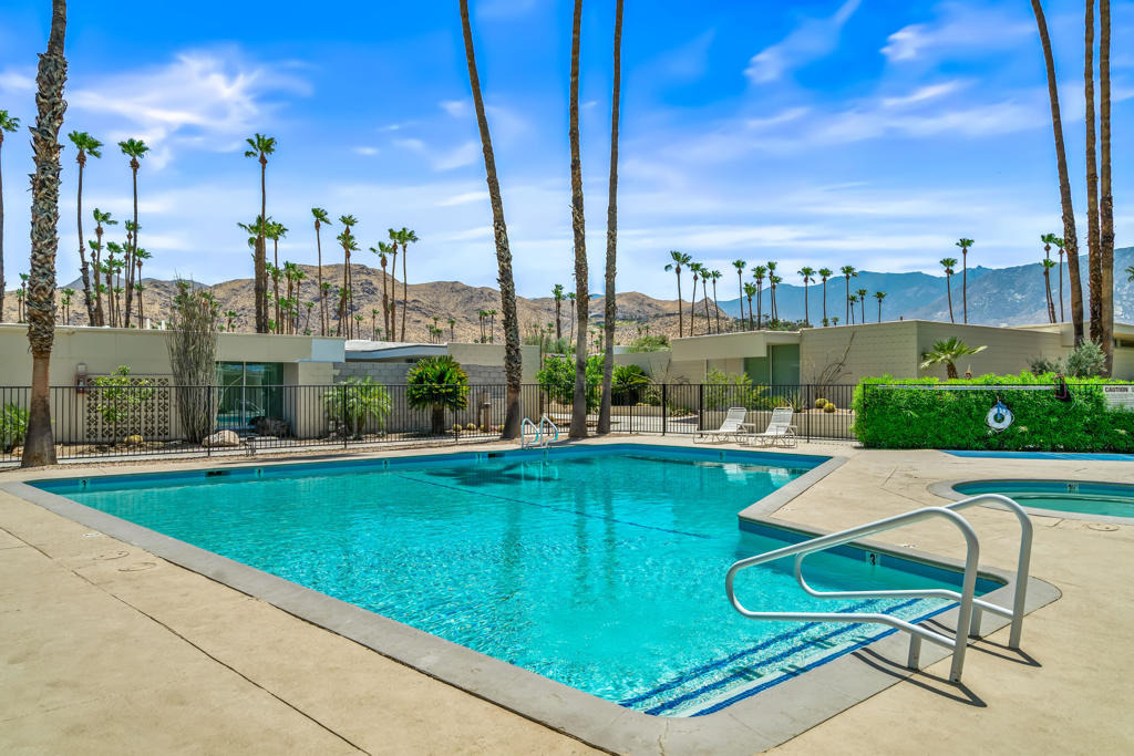215 Desert Lakes Drive - Photo 41