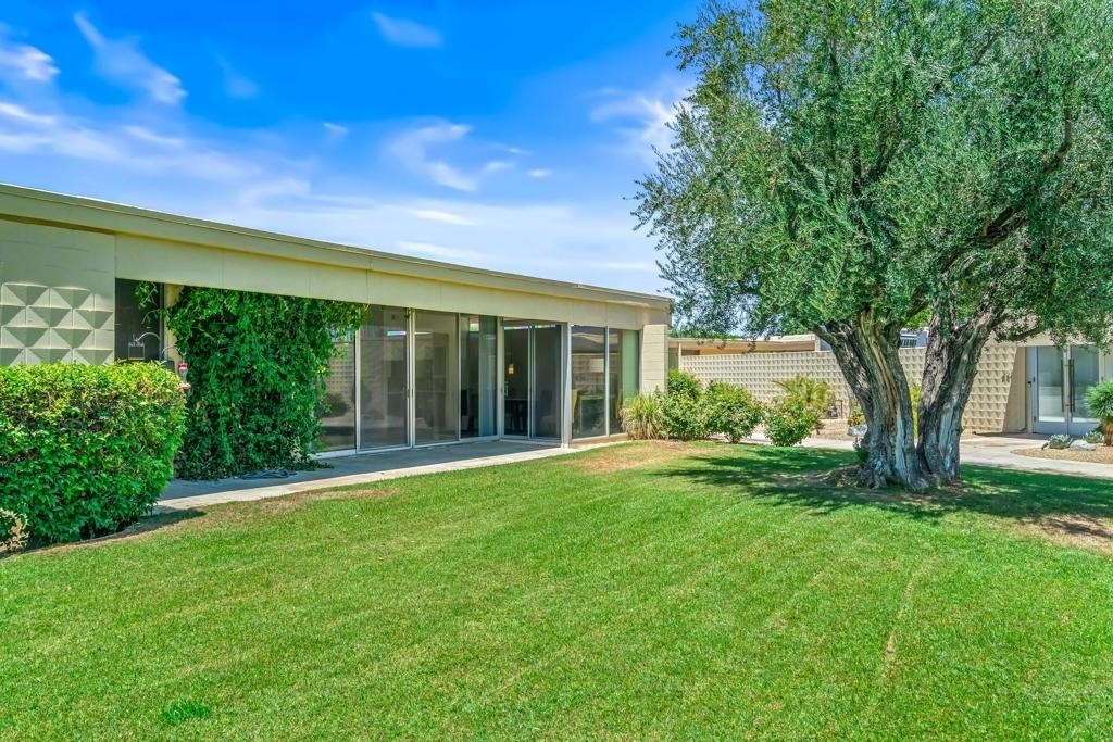 215 Desert Lakes Drive - Photo 39