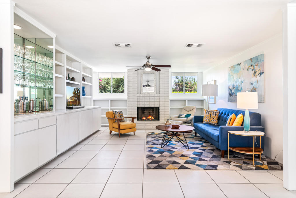 215 Desert Lakes Drive - Photo 3