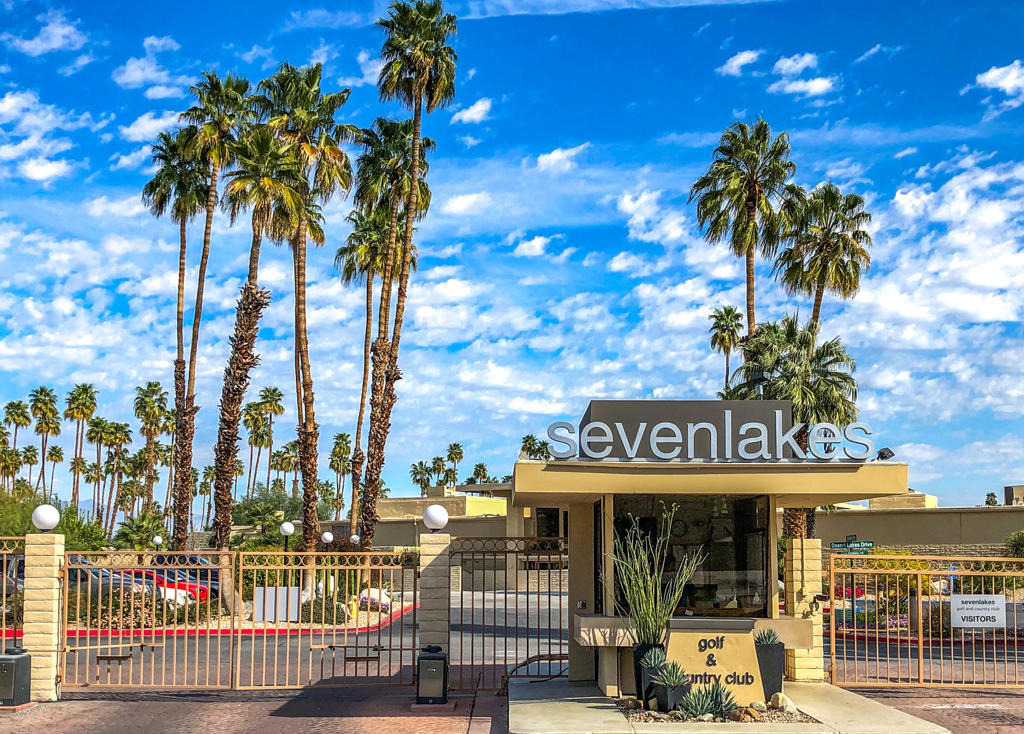 215 Desert Lakes Drive - Photo 44
