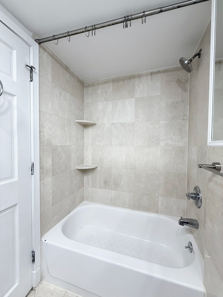 279 East 10th Street - Photo 8