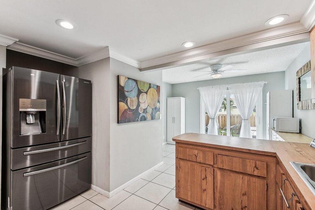11063 Oakdale Road - Photo 5