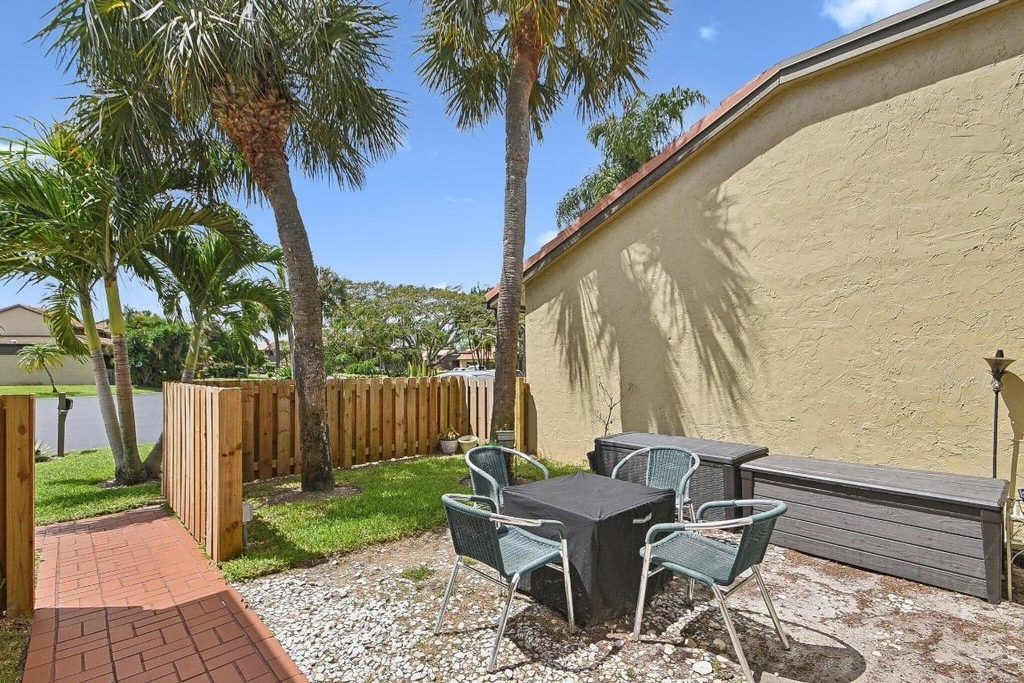11063 Oakdale Road - Photo 17