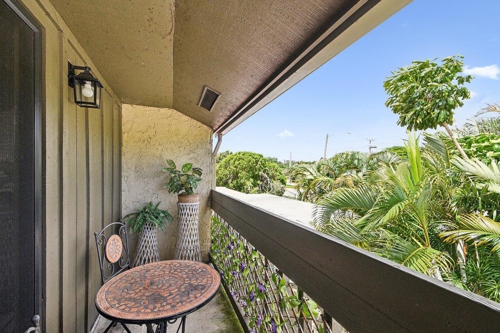 11063 Oakdale Road - Photo 11