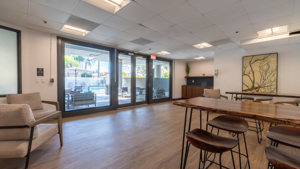 4920 Van Nuys Blvd - Photo 25