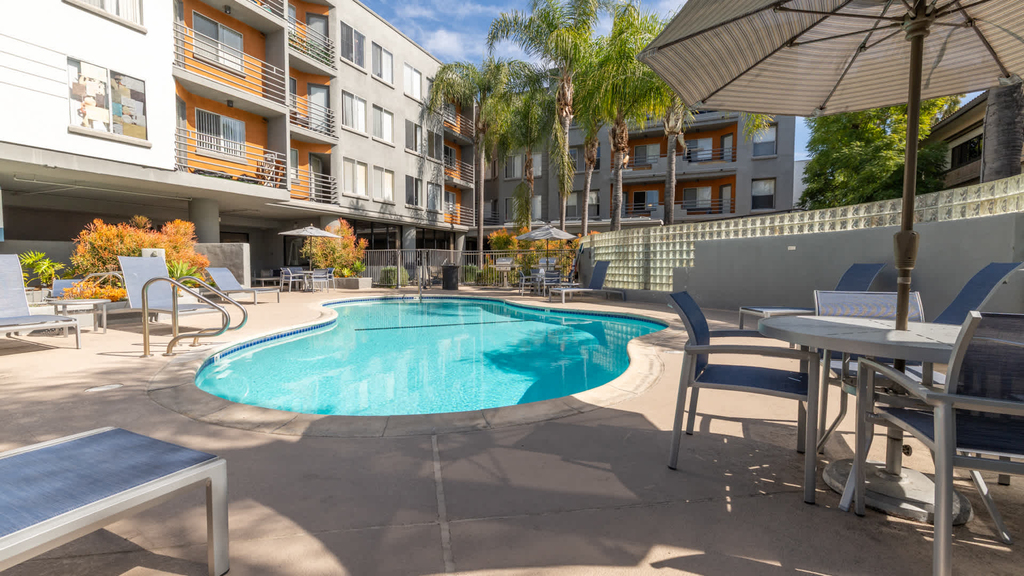 4920 Van Nuys Blvd - Photo 18