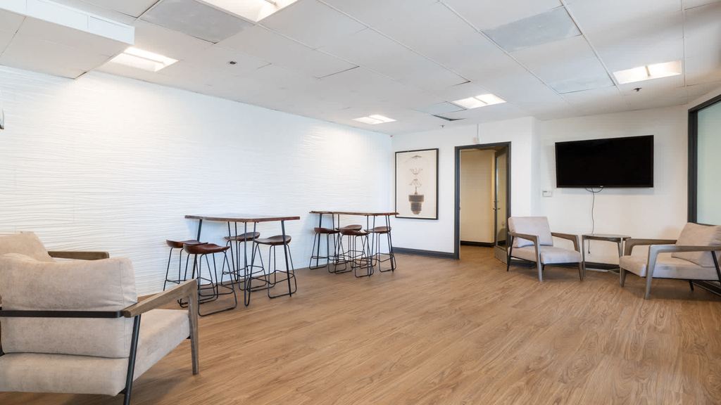 4920 Van Nuys Blvd - Photo 27