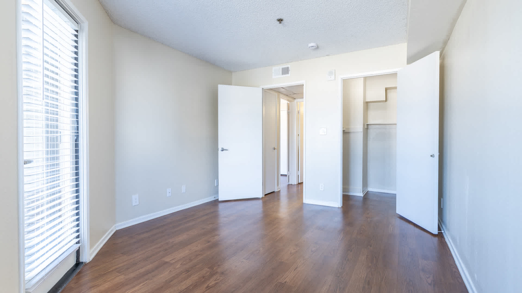 4920 Van Nuys Blvd - Photo 21