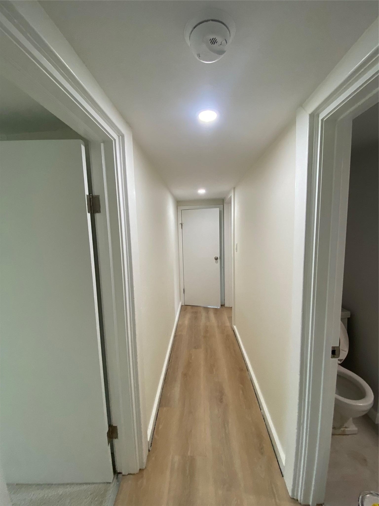 33 Carlton Avenue - Photo 6