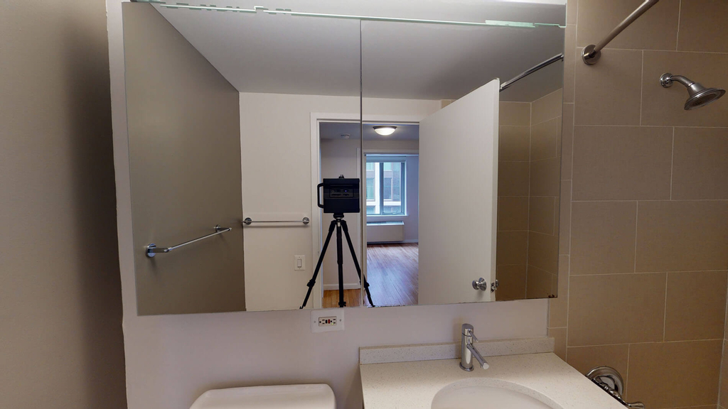 120 W. 21st - Photo 4